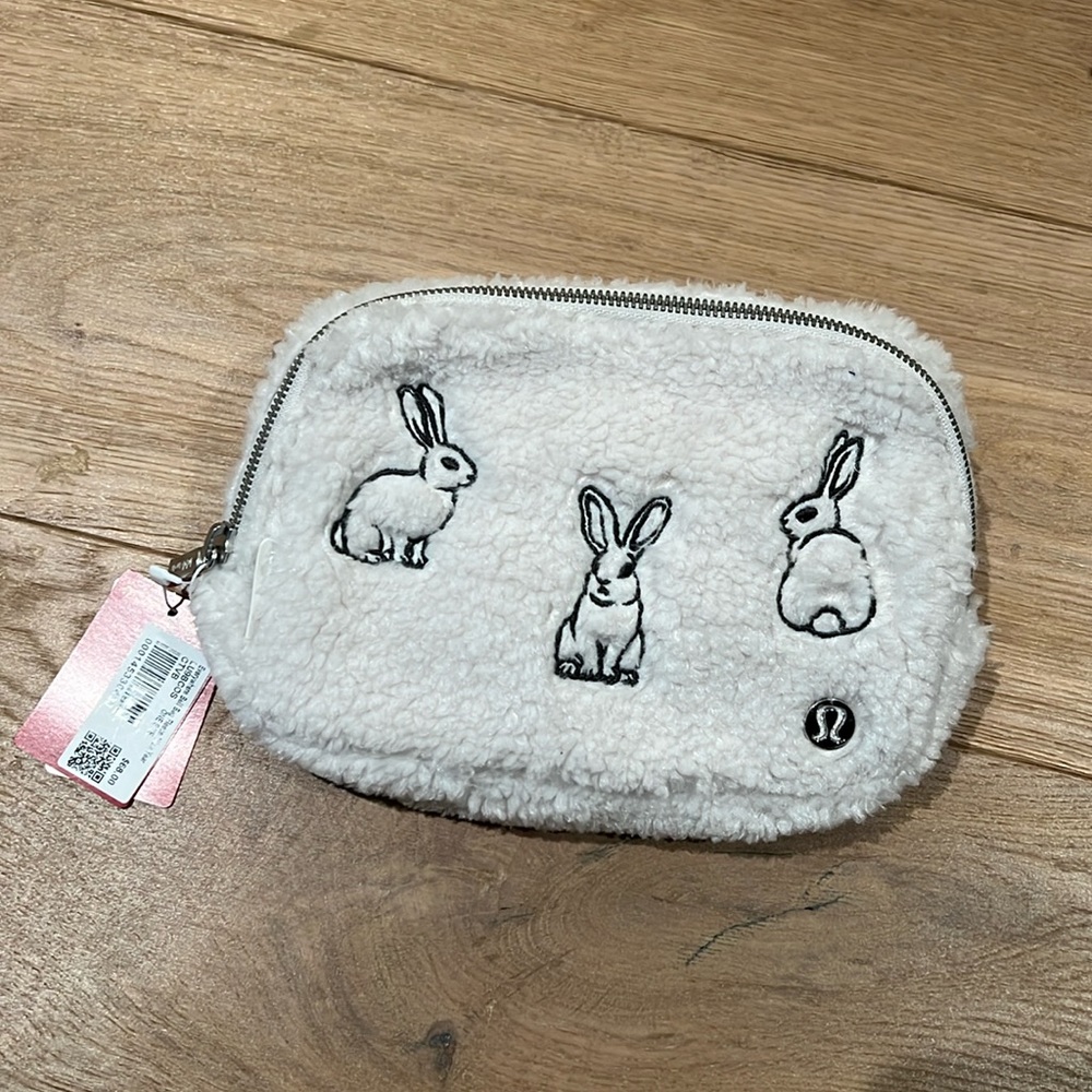 Lululemon belt bag